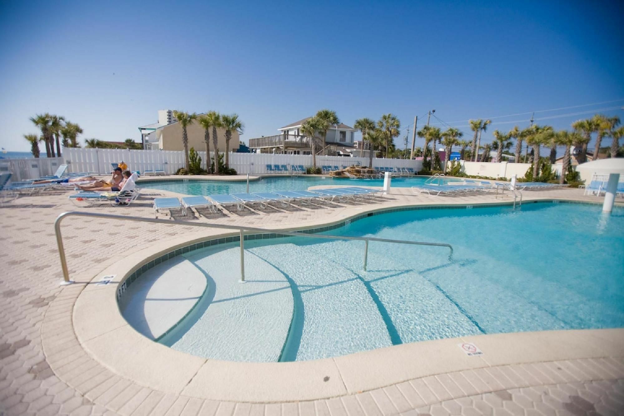 202 Majestic Tower I 4*